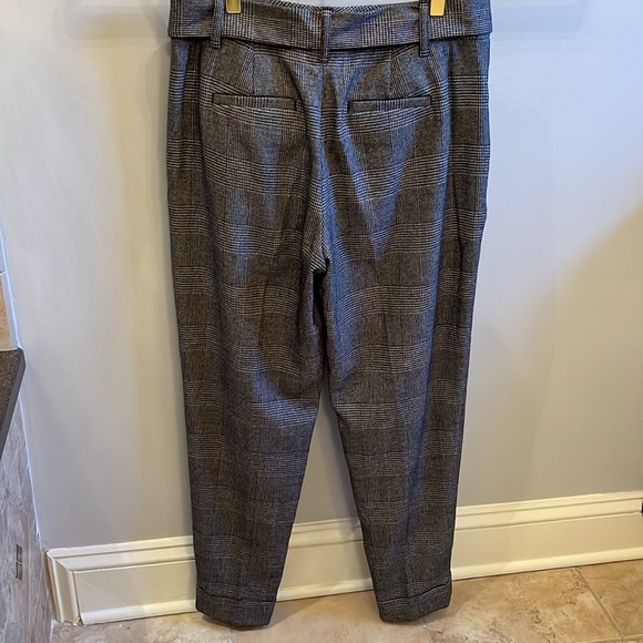 NWOT! Banana Republic Size 2 Trousers. Cuffed, belted waist. Worn only to try on - Picture 2 of 7